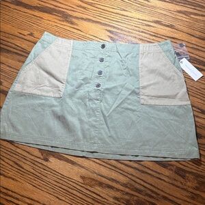 Treasure & Bond green khaki super soft mini skirt